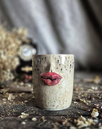 Kubek usta, kubek twarz, rzeźba kubek, kubek kobieta, czarka duża, Fiona Ceramics