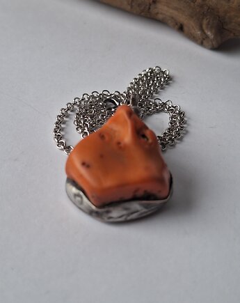 Wisior z koralem Naszyjnik z koralem