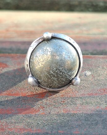 Piryt - pierścionek regulowany, po drugiej stronie lustra