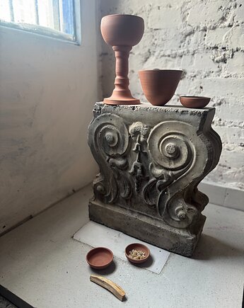 Kadzielnica Domowa z Akcesoriami, Ogród Syrenich Śpiewów