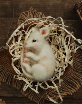 Biała Myszka, BoboLobo Handicraft