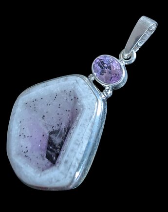 Auralit z ametystem, Pracownia Neores