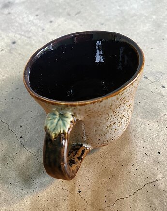 Duży ceramiczny kubek z listkiem, ArtByLeika
