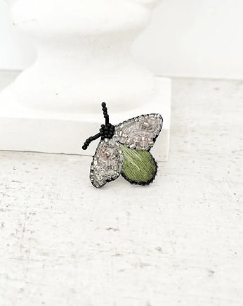 Broszka BZYK 46 ręcznie haftowana przypinka owady koraliki dzień kobiet, HAART