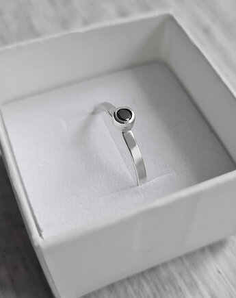 Czarny diament 3mm - srebrny pierścionek, COCONUT