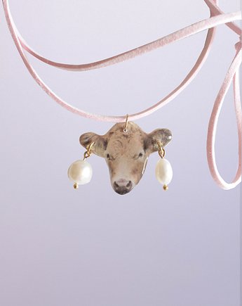 Krowa z piercingiem na rzemyku, Flores Jewellery