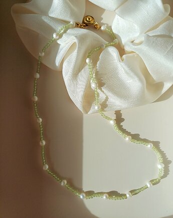 Delikatny naszyjnik perła naturalna, peridot, s e n s e d  accessories