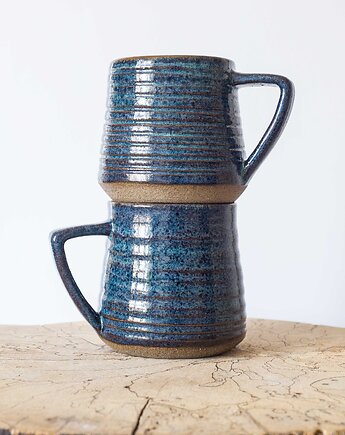 Zestaw kubków toczonych na kole, studnia ceramiczna