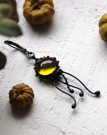 Estetyczny kolczyk pojedynczy z motywem meduzy w stylu morskim, Yadovito