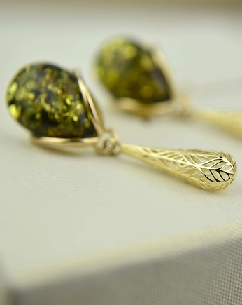 Złote kolczyki sztyfty z zielonym bursztynem pr. 585