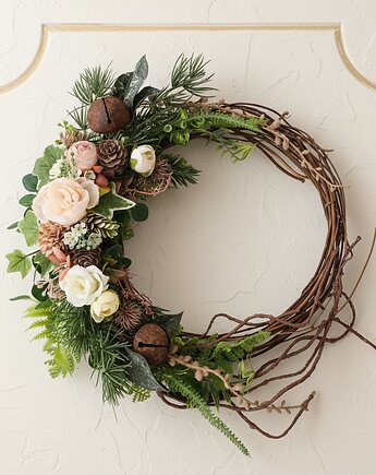 Leśny asymetryczny wianek na drzwi (26cm), Lola White