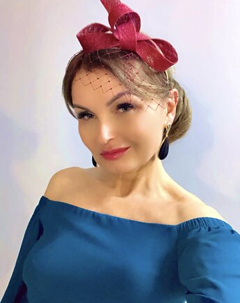 Fascynator Petra BORDO,GRANAT,ECRU , CZARNY, inne kolory, MONIKA SAXTON LUXURIOUS MILLINERY