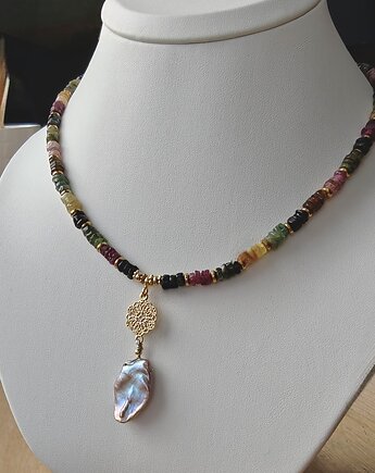 Naszyjnik z turmalinów, Studio Gazela