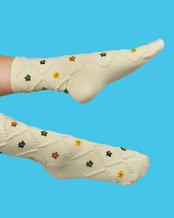 Beżowe skarpetki damskie w kwiatki (tekstura 3D), CandySox