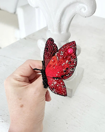 Broszka MOTYL 15  ręcznie haftowana przypinka ćma owady, HAART