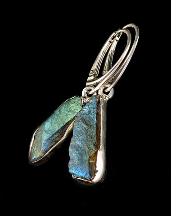 Kolczyki srebrne surowe labradorytowe, Pracownia Neores