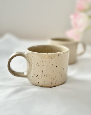 Ręcznie lepiona filiżanka ceramiczna - piaskowy beż, Och ceramika