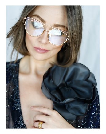 Czarna broszka kwiat, Celina Parysów