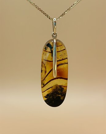 Wisiorek z naturalnego ręcznie rzeźbionego bursztynu, Andorii by Baco