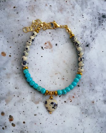 Bransoletka z serduszkiem : jaspis dalmatyński, howlit, kaktusia