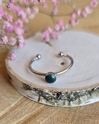 Pierścionek srebrny zielone oczko zielony minimalistyczny żywica brokatowy, zkwiatem