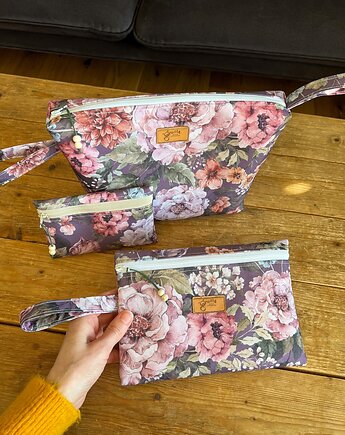 Komplet 3 kosmetyczek na wyjazdy, dla mamy, przyjaciółki, gucialoveskids