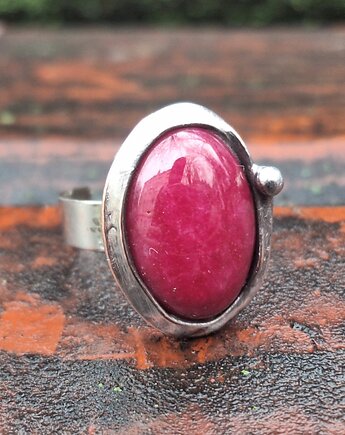 Fuksja - pierścionek regulowany, po drugiej stronie lustra