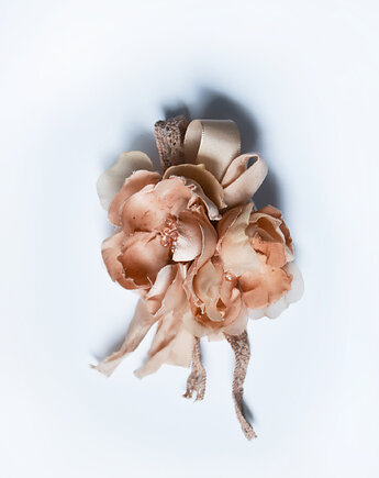 Broszka w odcieniu zgaszonegu różu, Kasia Rodak Design