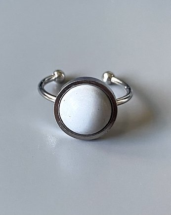 Półkolisty, betonowy pierścionek, stal k. srebrny, CONCRETE.ME jewelry