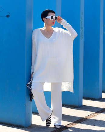 New SWETER OVERSIZE V white, momo fashion