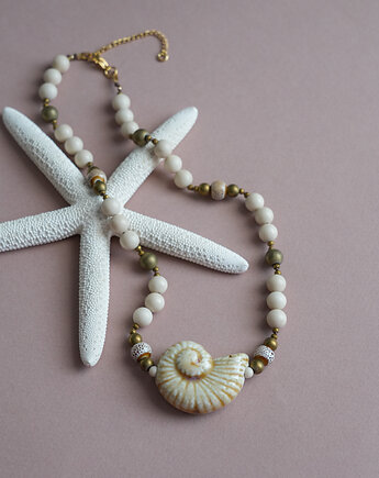 Okazały naszyjnik z muszlą ceramiczną, AT NOON