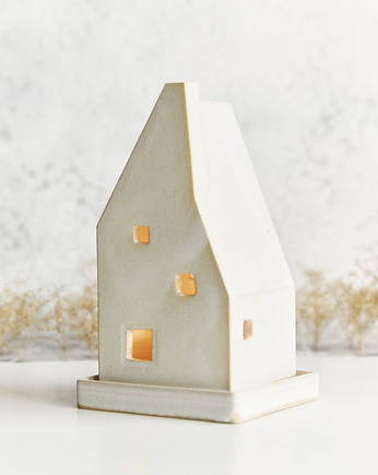 Domek ceramiczny z kominem na szczycie, Poziom Studio