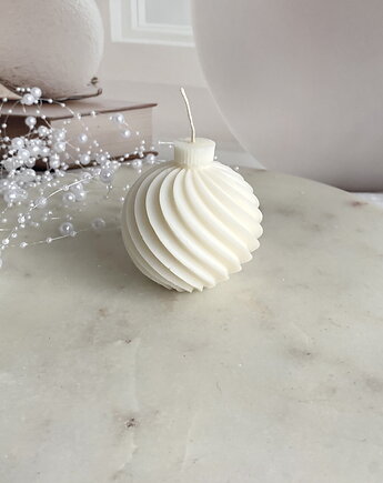 Świeca ekologiczna sojowa dekoracyjna "Christmas Bauble " 65x65mm, Coccola JEWELLERY