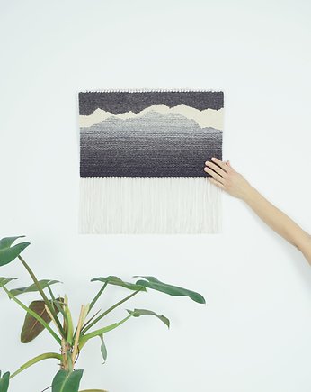 Małe góry - noc, Tartaruga studio