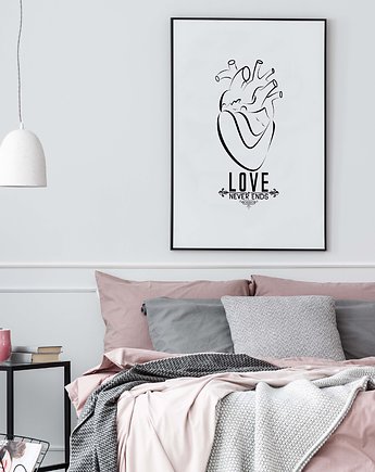 Plakat minimalistyczny z sercem i napisem Love, raspberryEM
