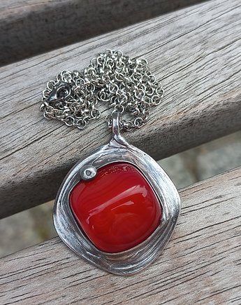 Red - wisiorek, po drugiej stronie lustra