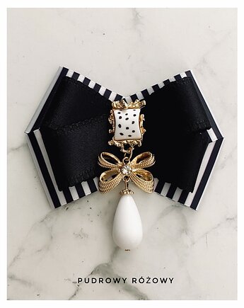 Brosza  z ozdobą w stylu glamour z białymi kamieniami NEW, Pudrowy Różowy