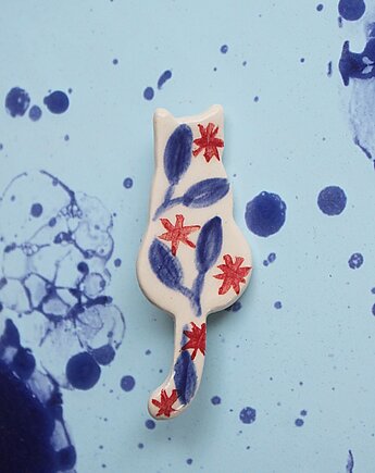 Broszka ceramiczna kot malowany w liście, m2k studio