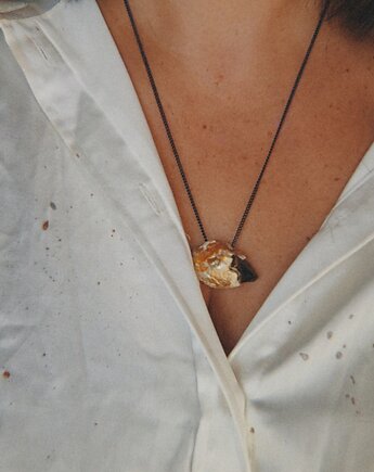 Nocne Ognisko - amulet z kwarcem dymnym, Szary Piknik