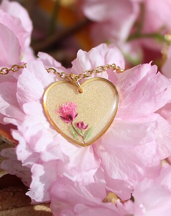 Vintage rose Złota zawieszka złoty wisiorek serce serduszko kwiaty w żywicy, zkwiatem