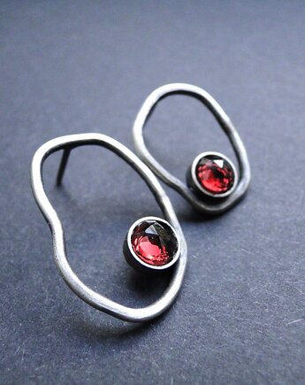 Kolczyki srebrne Obłe z granatami, Memero