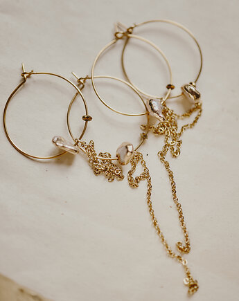 Cyanea, kolczyki z perłą i łańcuszkiem, Okruszek Biżuteria