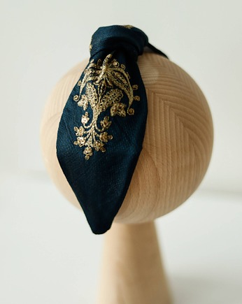 Opaska z haftem, Celina Parysów