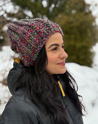Kolorowa duża czapka beanie z wełną i alpaką, Zasznurowane
