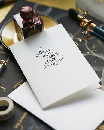 Kartka ślubna kaligrafowana atramentem Amor ogni cosa vince Leonardo da Vinci, Annagrafia