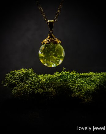 Naszyjnik kula z  żywicy z Mchem Chrobotkiem, Lovely Jewellery