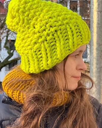 Zimowa czapka z wełny z Peru neonowa, Made by Jaga
