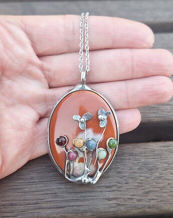 Jaspis i kwiaty - wisiorek, po drugiej stronie lustra