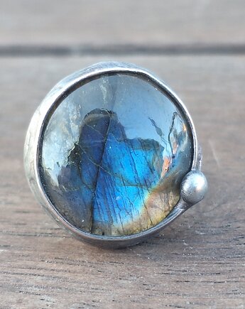 Kolor - pierścionek regulowany, po drugiej stronie lustra