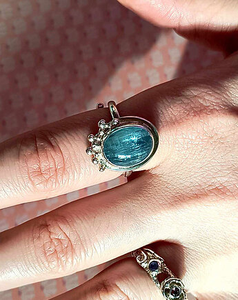 Pierścionek AQUA kianit srebro z niebieskim kamieniem, ZIĘBA